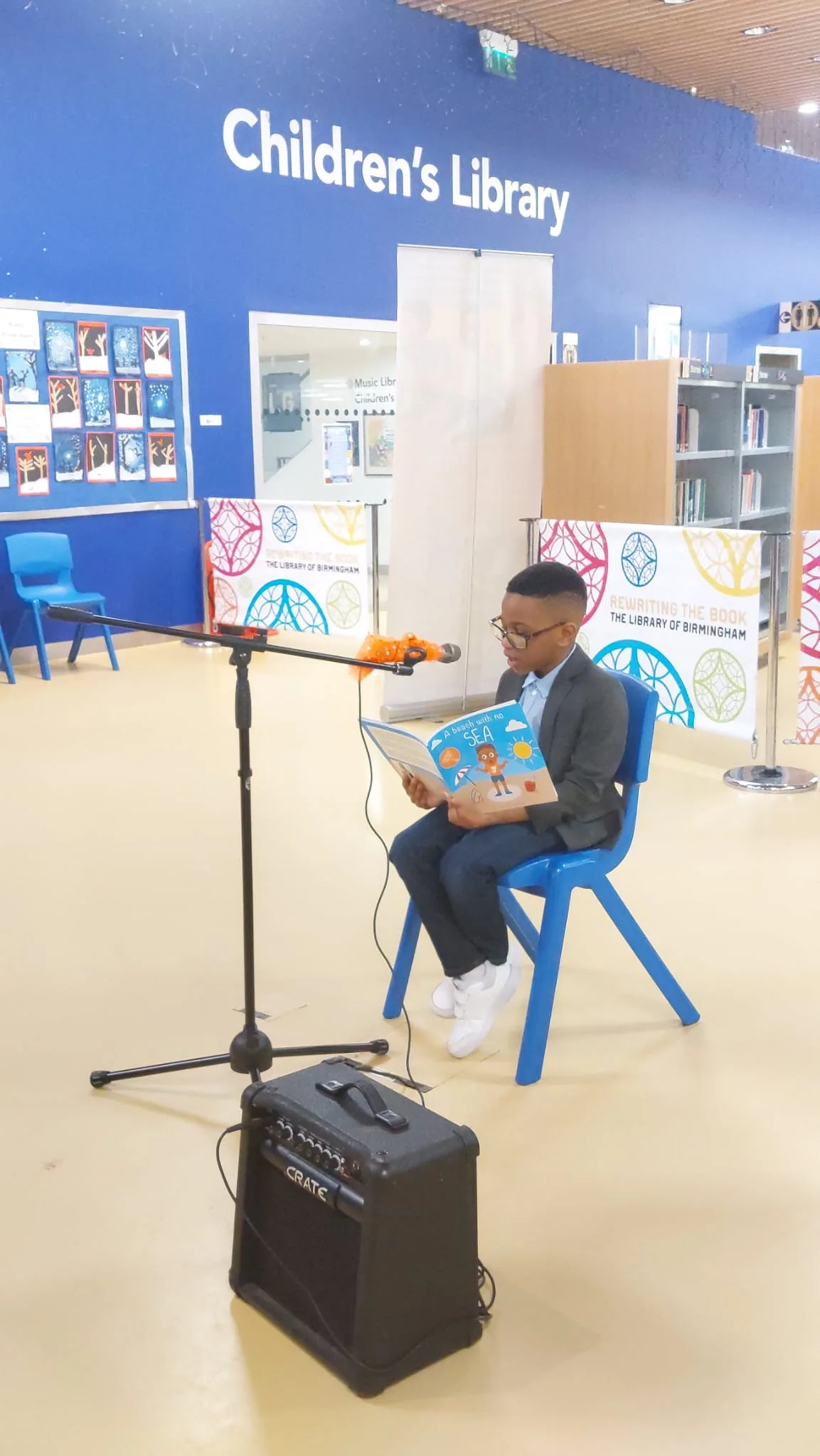 Jayce Joyce performing a storytime session at the Library of Birmingham